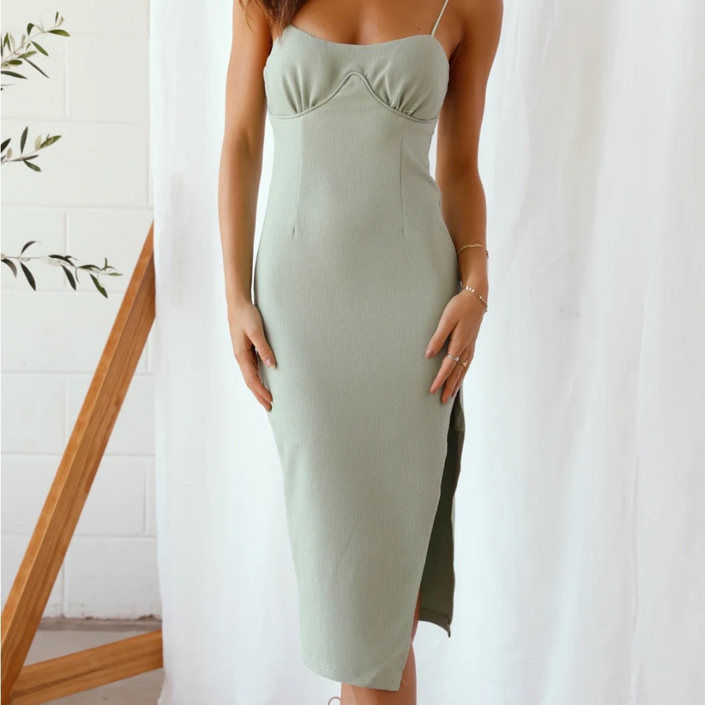 Fortunate One Panorama Midi Dress Green, size Large, new with tags, never worn.